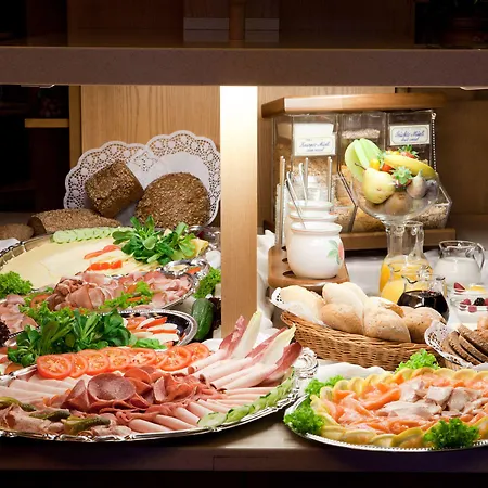 Hachinger Hof Hotel 4*