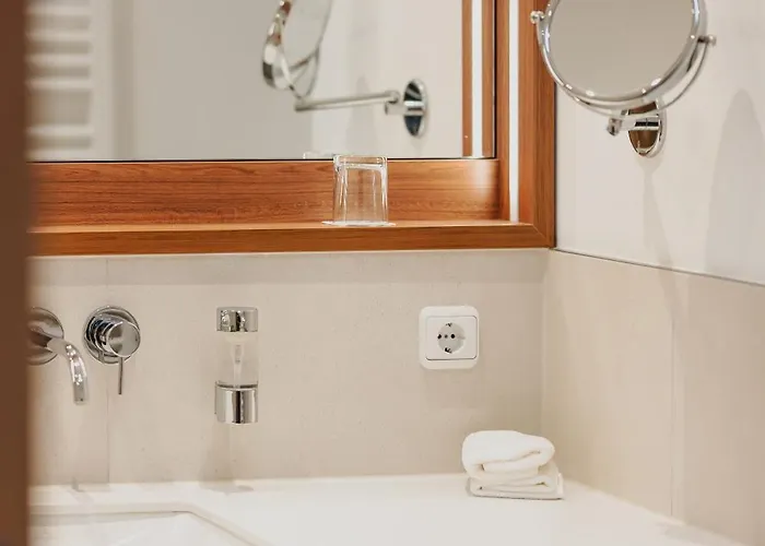 Hachinger Hof Hotel 4*