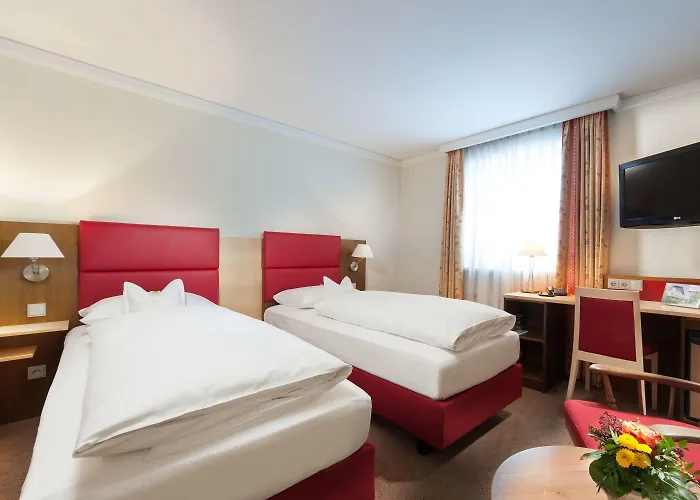 Hachinger Hof מלון 4*